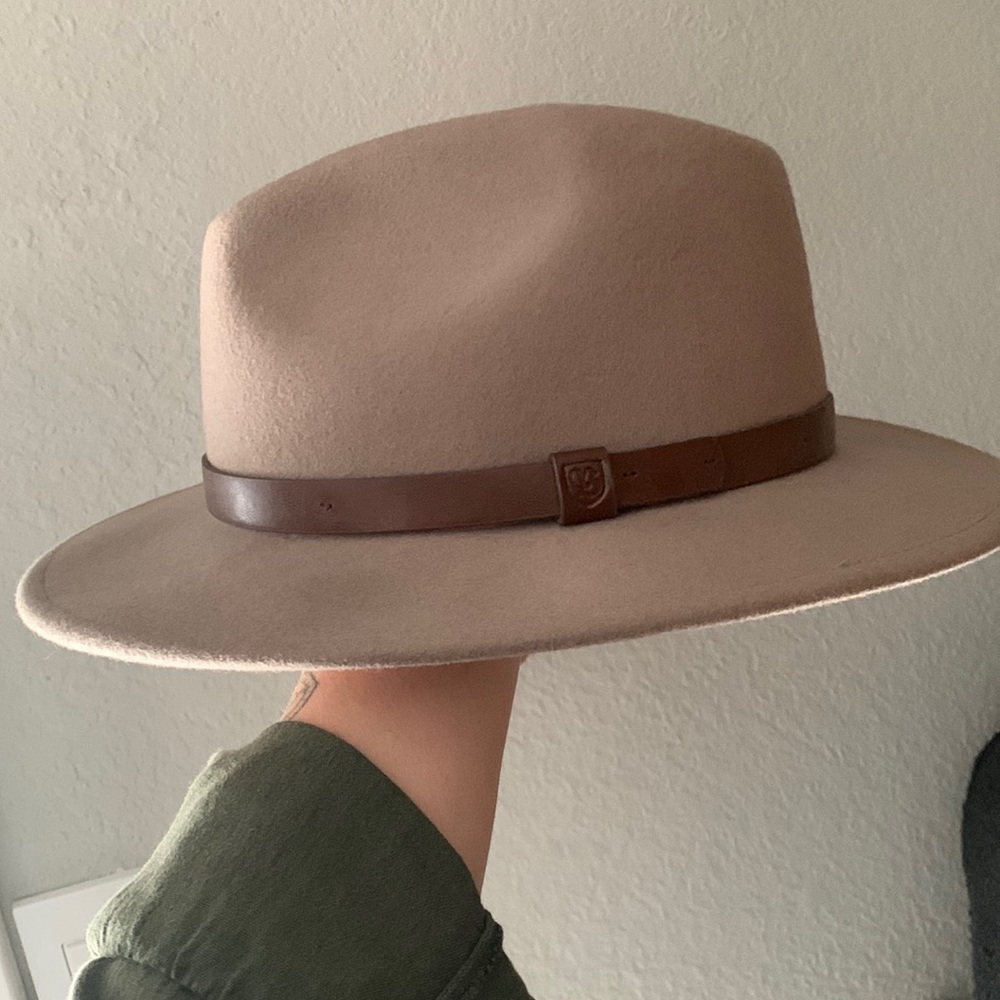 Brixton wool fedora with leather band. Size M